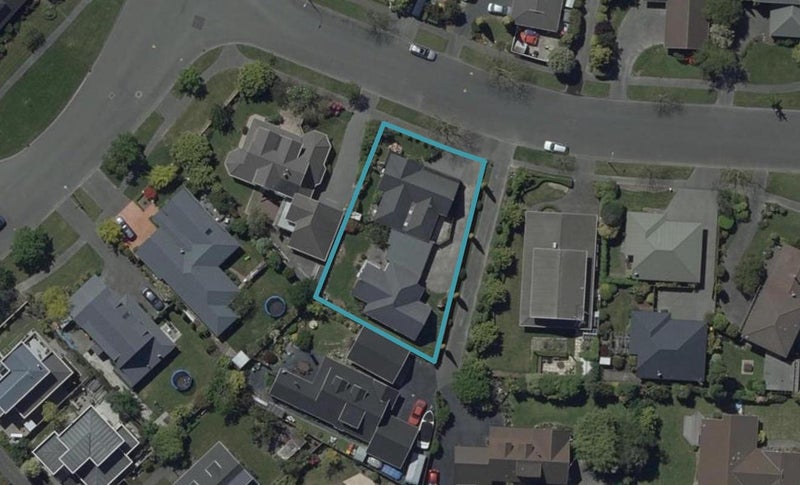 2/4 Lancewood Drive, Halswell, Christchurch - Carousel 1