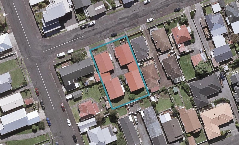 2/6 Karamu ST, Strandon, New Plymouth - Carousel 1