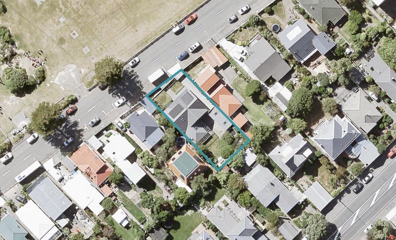 55 Marine Parade, Eastbourne, Lower Hutt - Carousel 1