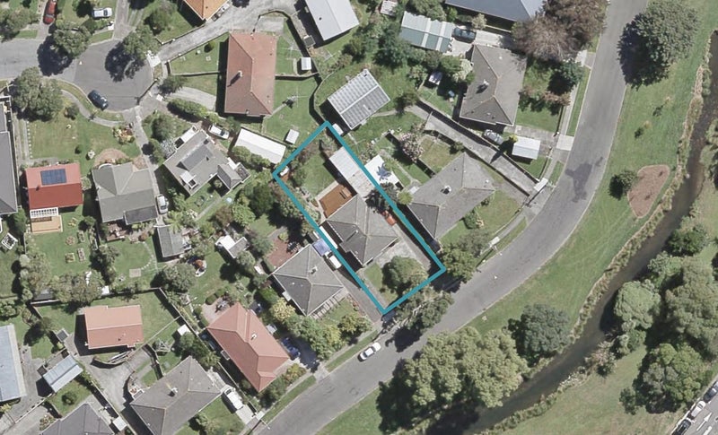 269 Riverside Drive, Waterloo, Lower Hutt - Carousel 1
