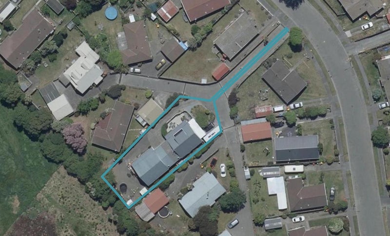 2/24A Medina Crescent, Parklands, Christchurch - Carousel 1