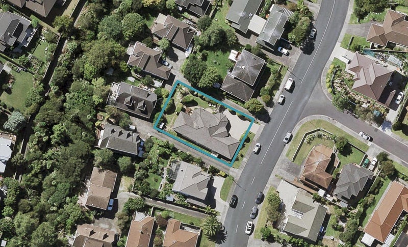 24 Centorian Drive, Windsor Park, Auckland - Carousel 1