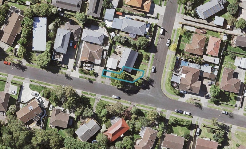 2D Dianne-Louise Drive, Half Moon Bay, Auckland - Carousel 1