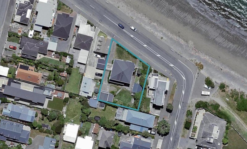33 Marine Parade, Seatoun, Wellington - Carousel 1