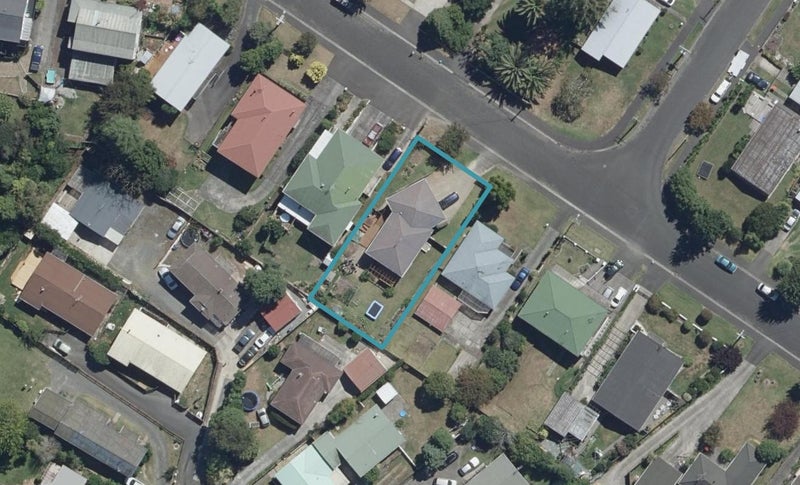 37 Mitcham Avenue, Forest Lake, Hamilton - Carousel 1