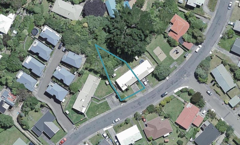 68 Hazlewood Avenue, Karori, Wellington - Carousel 1
