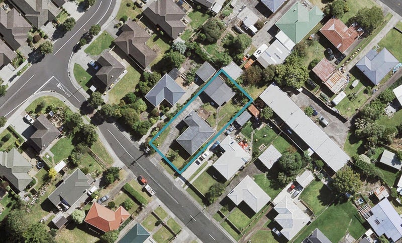 17 Geordie Street, Henderson, Auckland - Carousel 1