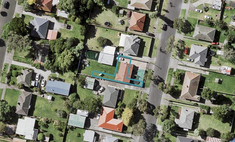 35B Tamatea Avenue, Point England, Auckland - Carousel 1
