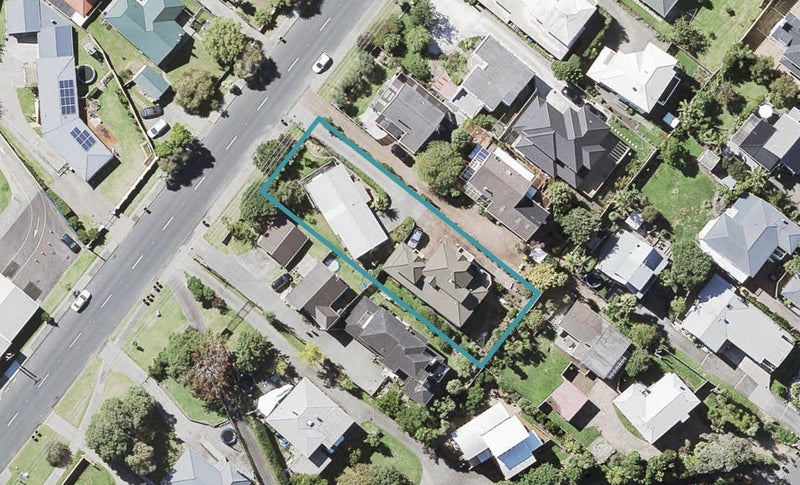2/80 Browns Bay Road, Rothesay Bay, Auckland - Carousel 1