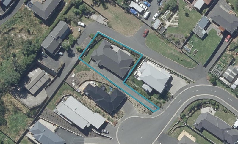 8 Kempthorne Place, Wakari, Dunedin - Carousel 1
