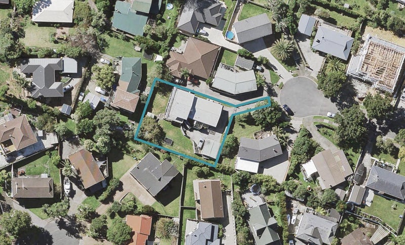 16 Edgar Pearce Place, Howick, Auckland - Carousel 1