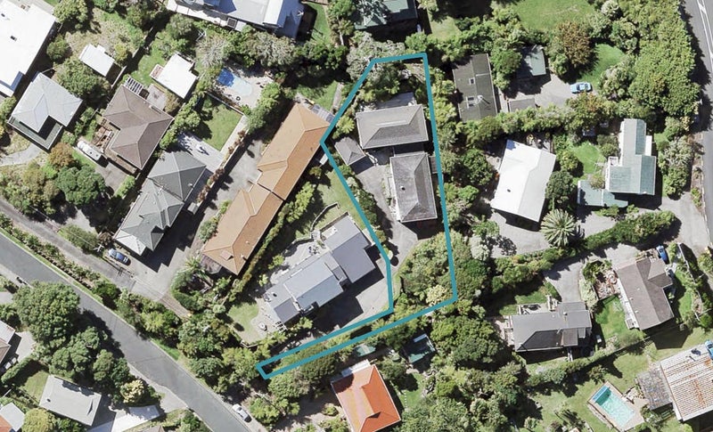 1/9 Seaton Road, Murrays Bay, Auckland - Carousel 1