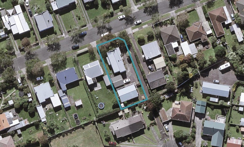 1/10 Exeter Street, Brooklands, New Plymouth - Carousel 1