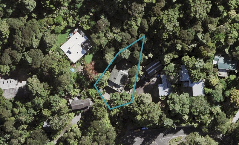 77 Park Road, Titirangi, Auckland - Carousel 1