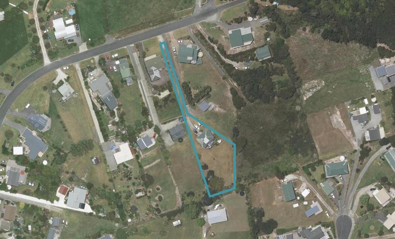 60 Cullen Street, Mangawhai Heads, Mangawhai - Carousel 1