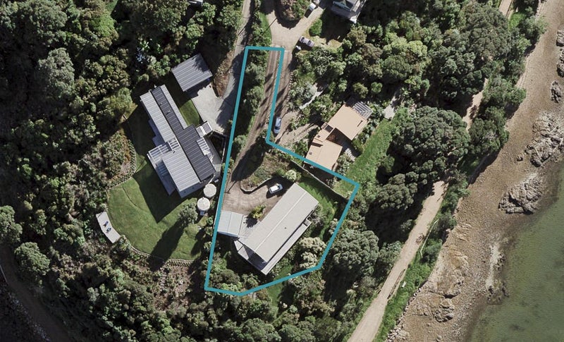 49 Burrell Road, Oneroa, Waiheke Island - Carousel 1