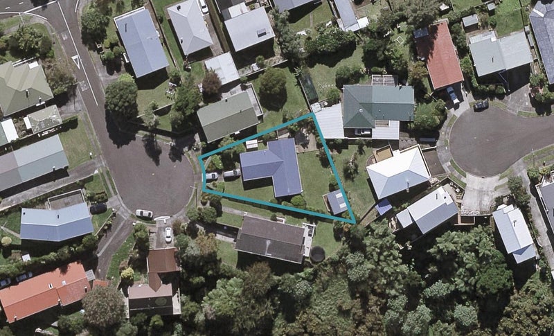 7 Hood Place, Spotswood, New Plymouth - Carousel 1