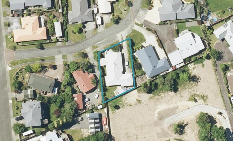 3 Whitby Close, Waikawa, Picton - Carousel 1