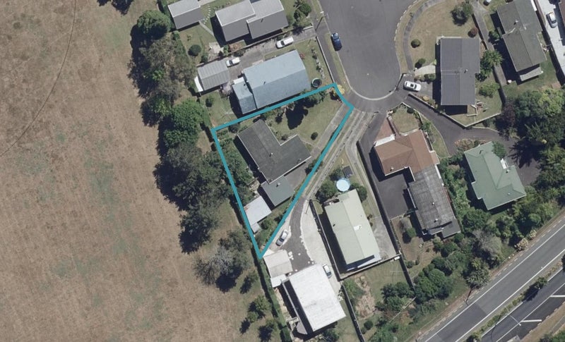 7 Regent Street, Silverdale, Hamilton - Carousel 1