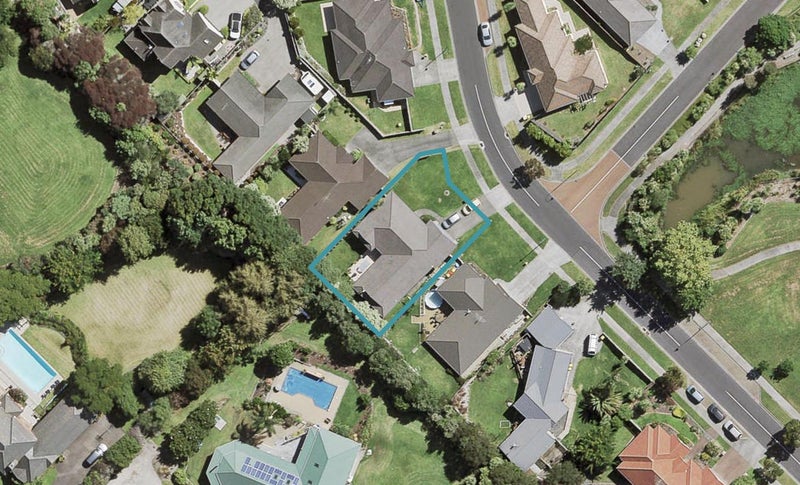22 Semillon Avenue, Henderson, Auckland - Carousel 1