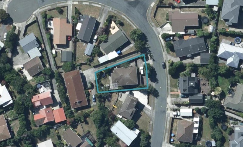 29 Bodmin Terrace, Camborne, Porirua - Carousel 1