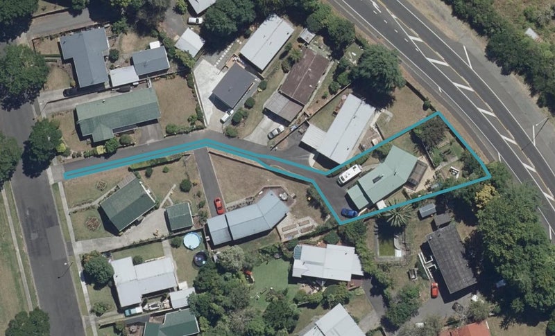 31 Exeter Street, Glenview, Hamilton - Carousel 1