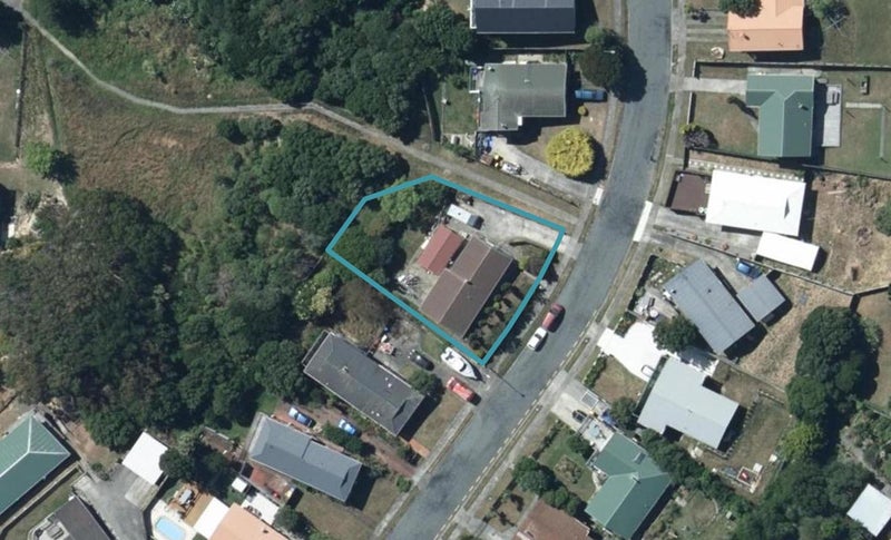 13 Rothwell Street, Titahi Bay, Porirua - Carousel 1