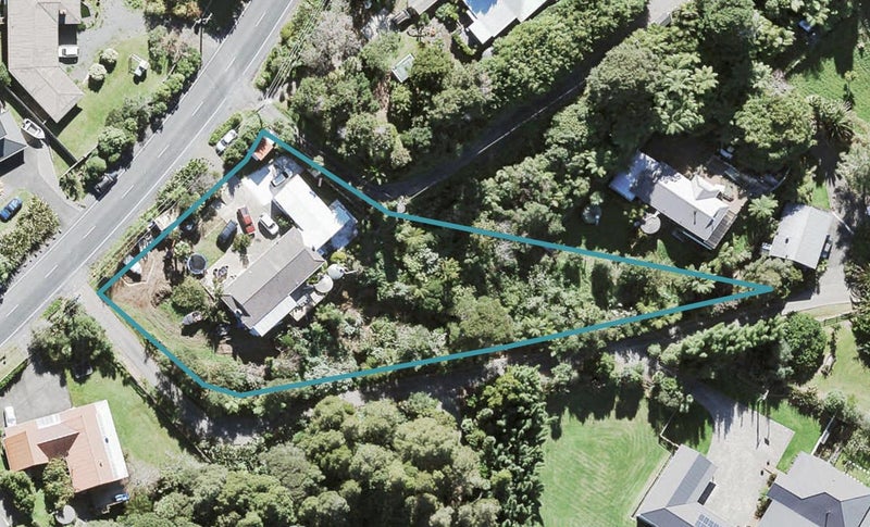 276 Forest Hill Road, Waiatarua, Auckland - Carousel 1