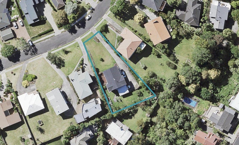 22 Mayfair Crescent, Mairangi Bay, Auckland - Carousel 1