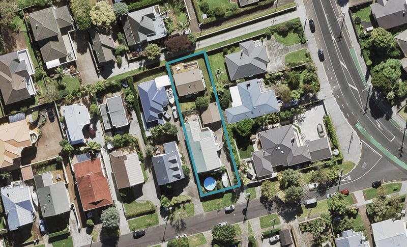 1 Highland Road, Mount Albert, Auckland - Carousel 1