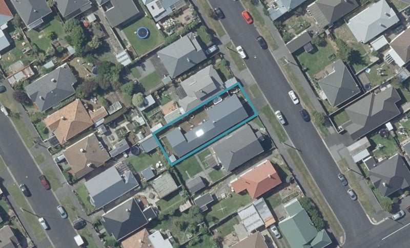 8 Montreal Street, Saint Kilda, Dunedin - Carousel 1