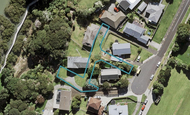 3 Pahekoheko Place, Te Atatu Peninsula, Auckland - Carousel 1