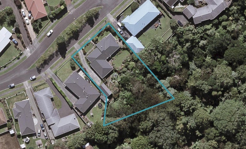 10 Boulevard Drive, Merrilands, New Plymouth - Carousel 1
