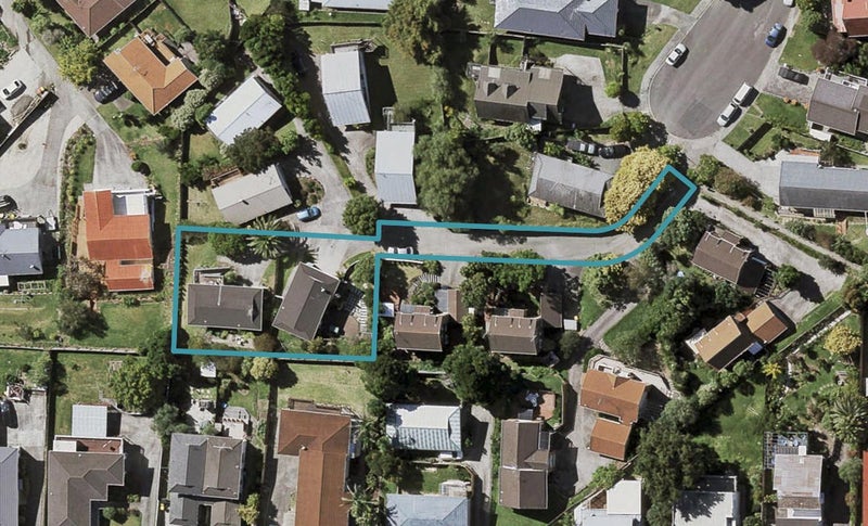 2/16 Helicon Place, Tōtara Vale, Auckland - Carousel 1