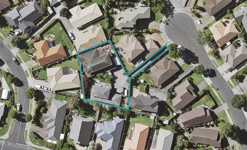 1/12 Solana Court, Botany Downs, Auckland - Carousel 1