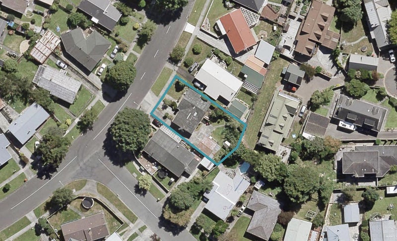 84 California Drive, Totara Park, Upper Hutt - Carousel 1