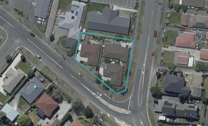 2/22 Lake Terrace Road, Burwood, Christchurch - Carousel 1