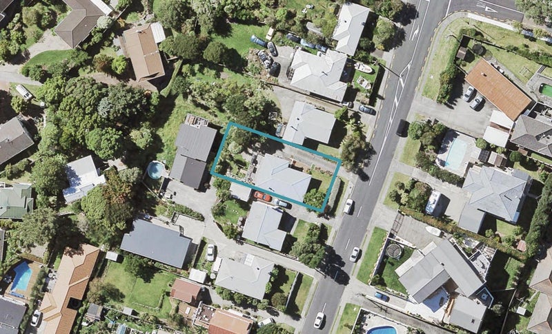 139 Arran Road, Browns Bay, Auckland - Carousel 1