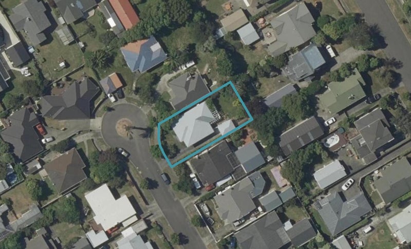24 Nikau Street, Takaro, Palmerston North - Carousel 1