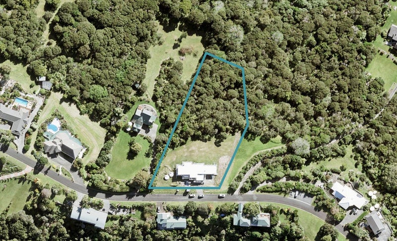 27 Puriri Place, Sandspit, Warkworth - Carousel 1
