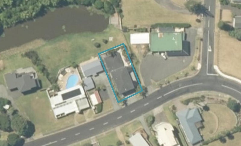 221 Onemana Drive, Onemana, Whangamatā - Carousel 1