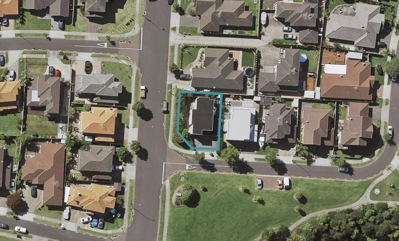 27 Cambrian Crescent, Flat Bush, Auckland - Carousel 1