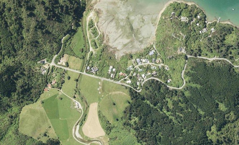 5 McCormicks Road, Whatamango Bay, Picton - Carousel 1