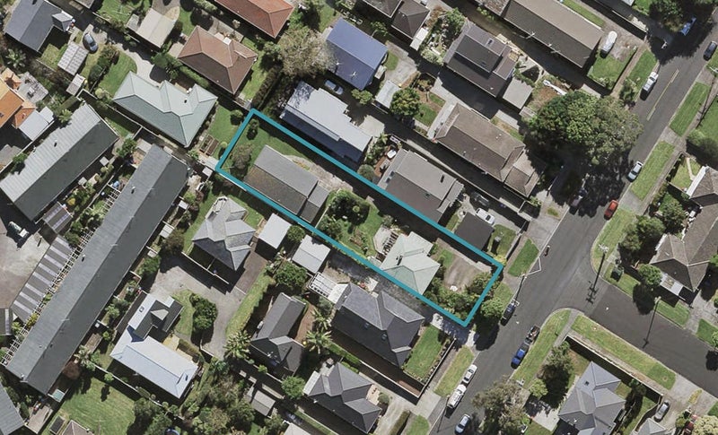 1/58 Tawa Road, Onehunga, Auckland - Carousel 1