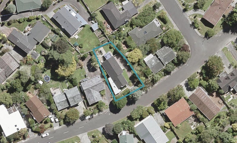 21 Chichester Drive, Pinehaven, Upper Hutt - Carousel 1