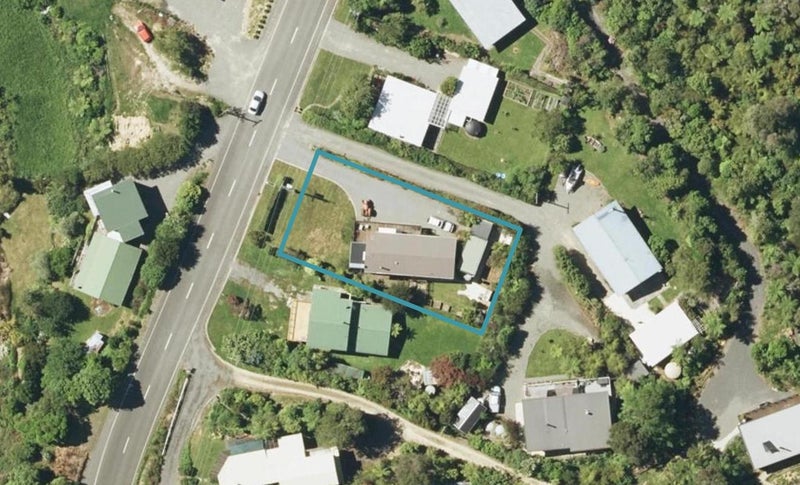 1734 Queen Charlotte Drive, Picton - Carousel 1