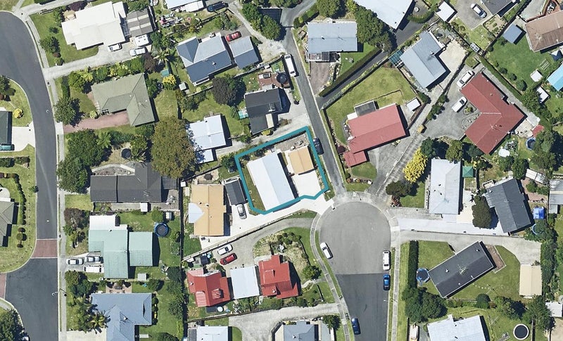 11B Pokapu Place, Bethlehem, Tauranga - Carousel 1