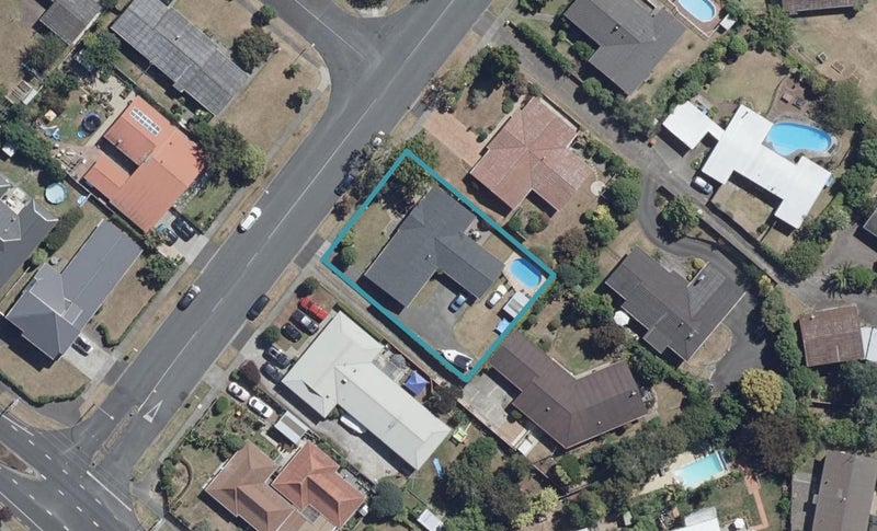 8 Delamare Road, St Andrews, Hamilton - Carousel 1