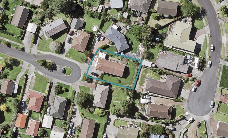 10 Struan Place, Highland Park, Auckland - Carousel 1