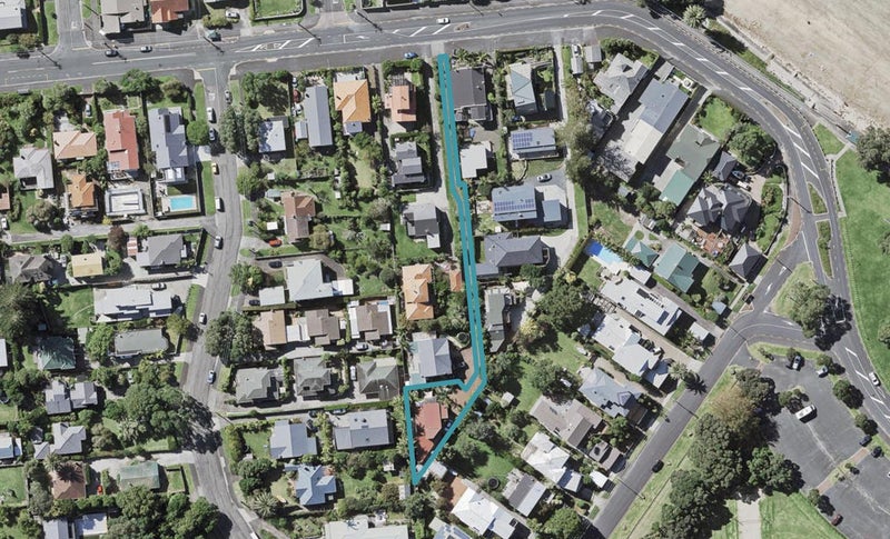 17A Old Lake Road, Narrow Neck, Auckland - Carousel 1